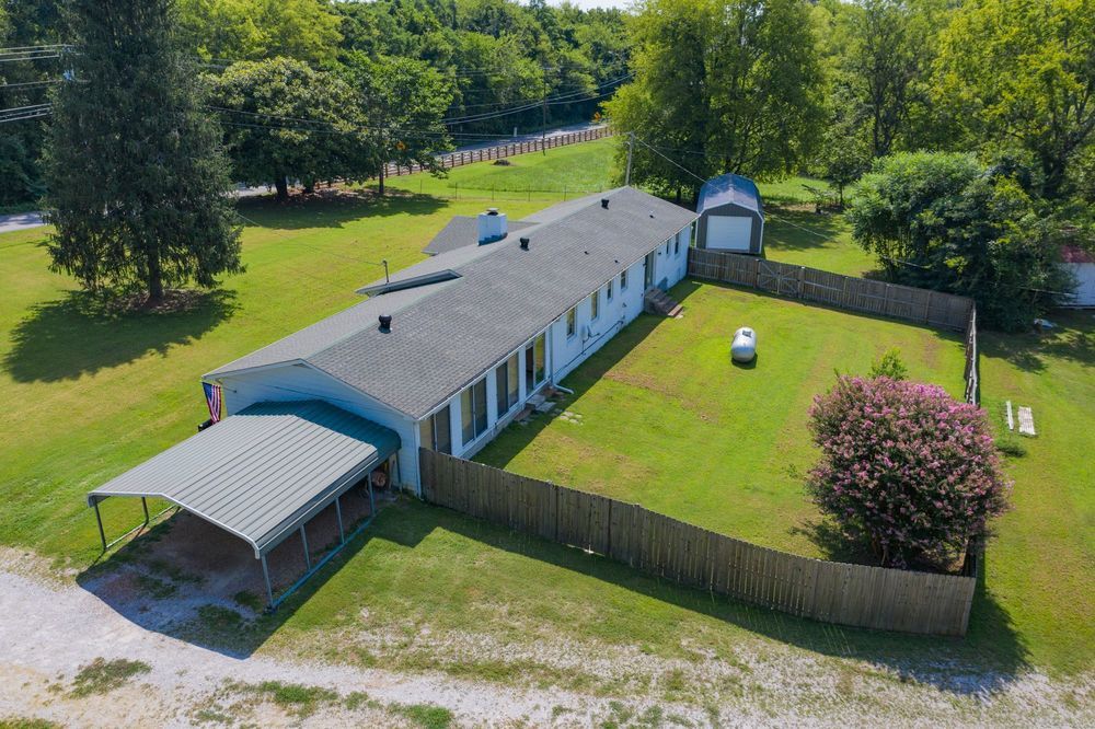 Three Oaks Village: 931 Baker Rd, Columbia, TN 38401